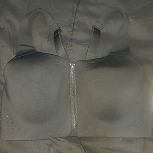 Victoria front zip feathermax